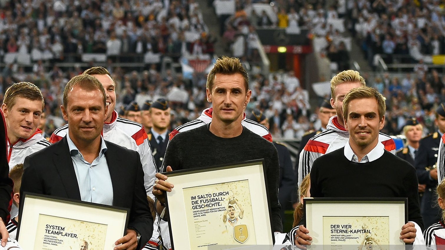 华体会-包含那不勒斯战平拜仁，C罗乌龙送礼德甲的词条