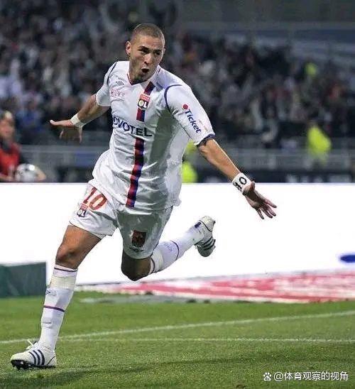 里昂客场惨败波尔多，遭遇困境的简单介绍