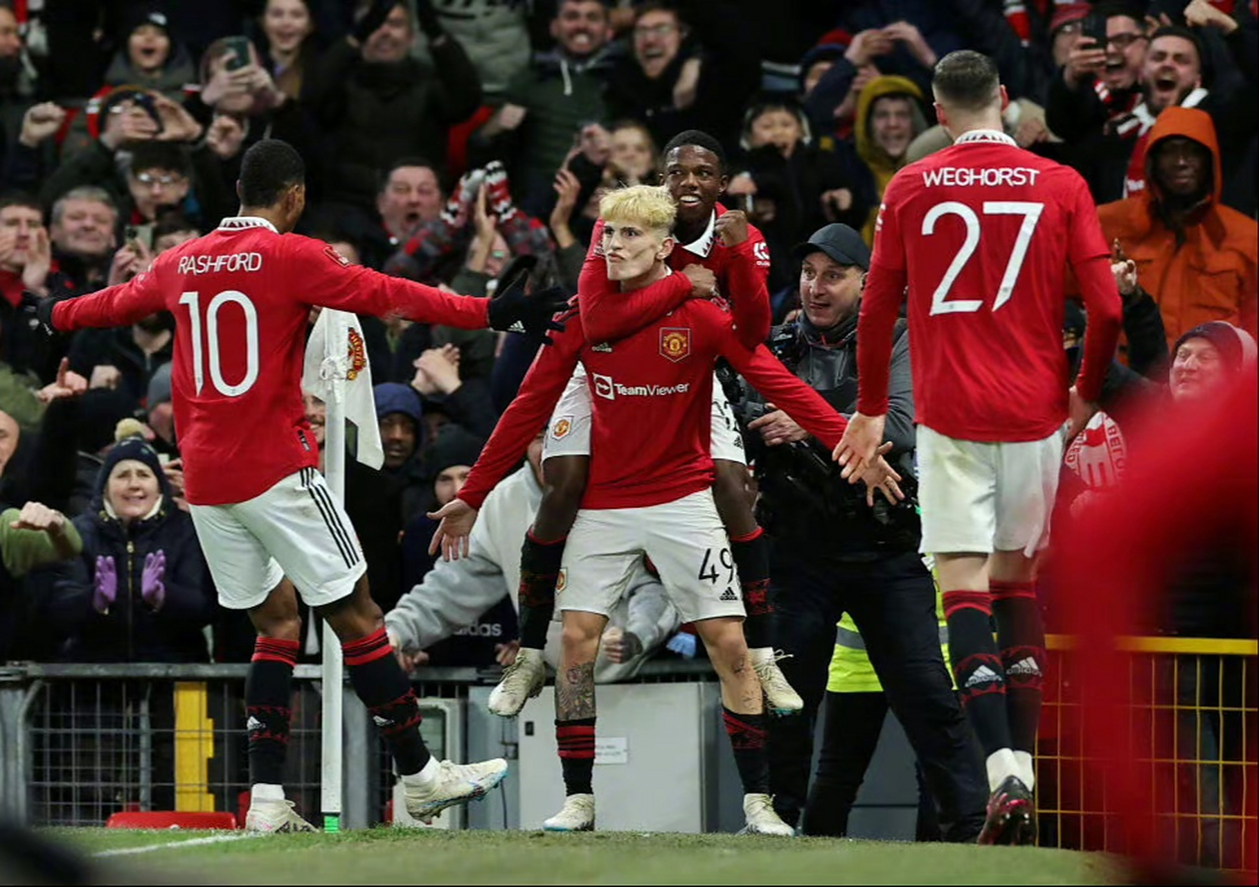 曼联战平拜仁，哈兰德补时绝平足总杯